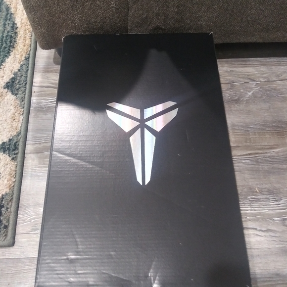 Shoes - Picture 6 of 12